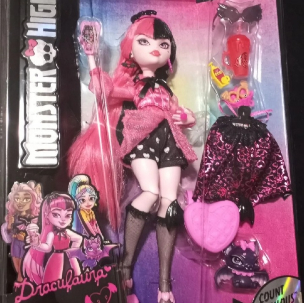 2022 Monster High G3 *DRACULAURA* Count Fabulous Pet Bat REBOOT Doll